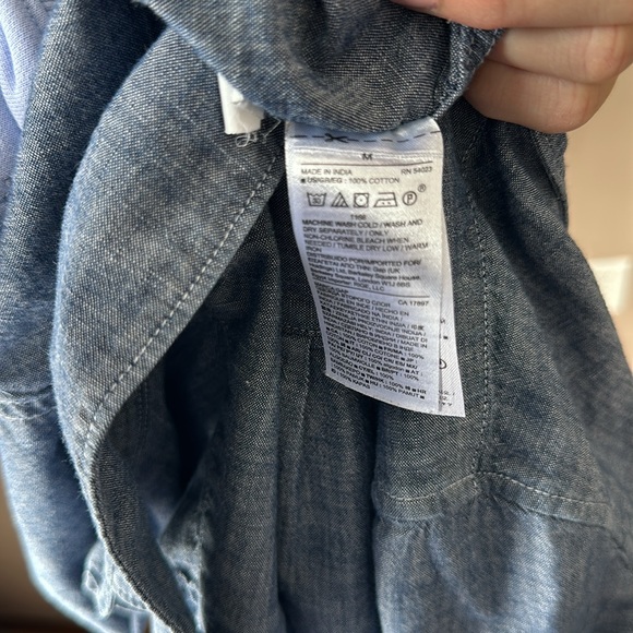 GAP chambray button down - Picture 5 of 5